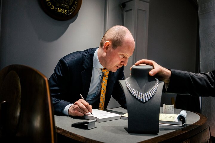 Indulge in Luxury The Ultimate Mayfair Shopping Private Tour - Photo 1 of 18